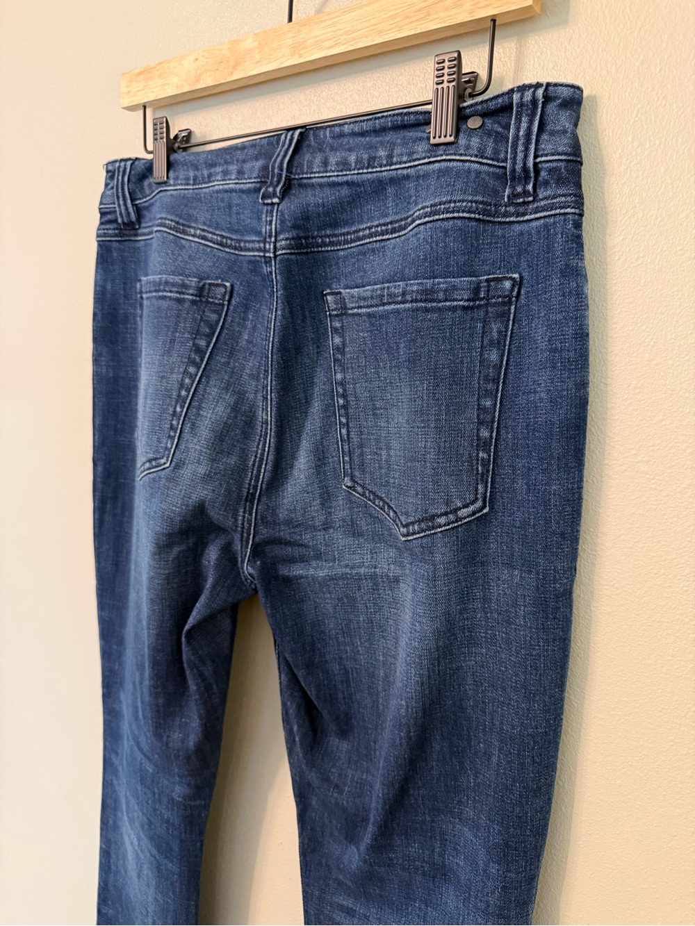 CAbi Straight Leg Tuxedo Stripe Jeans High-Rise Distressed Denim #3750 Size 8 - Picture 6 of 10